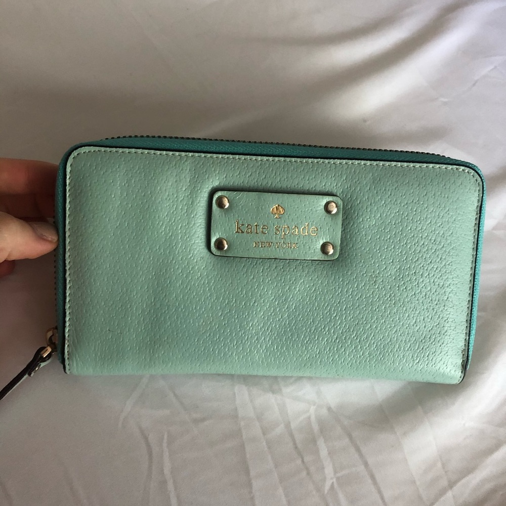 Kate Spade wallet - Picture 1 of 5